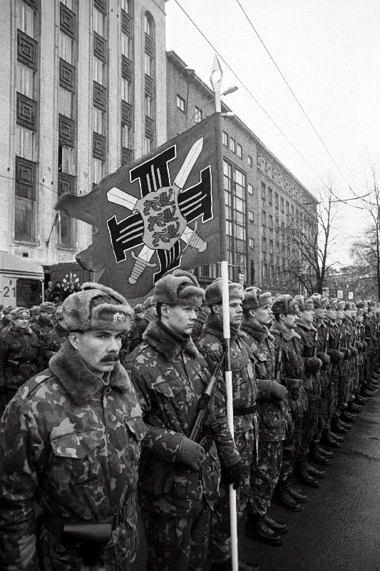 Sõjaväeparaad Vabaduse väljakul Eesti Vabariigi 75. aastapäeva tähistamiseks.