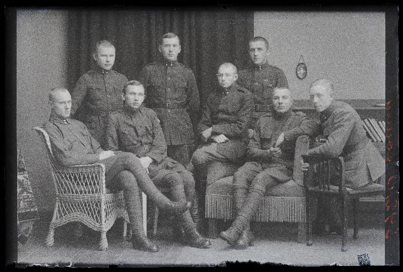 Grupp sõjaväelasi, (foto tellija Jomm).