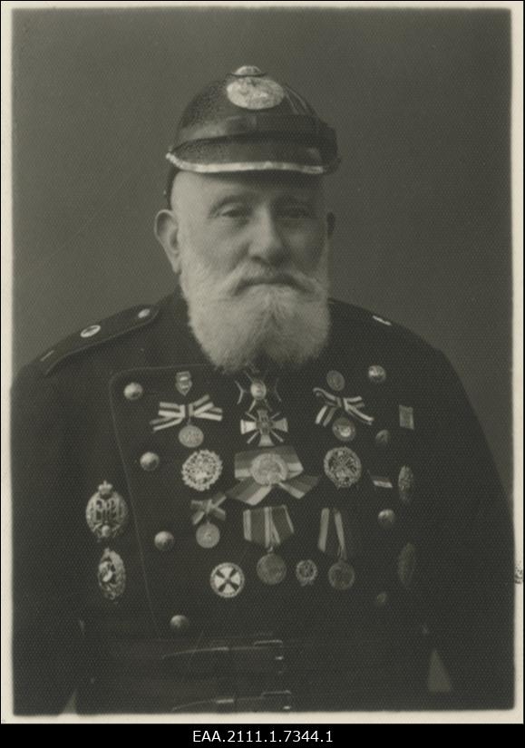 Aron Jakob Jakobson,  Tartu Tuletõrje päästemeeskonna asutajaid, tuletõrjuja, portreefoto