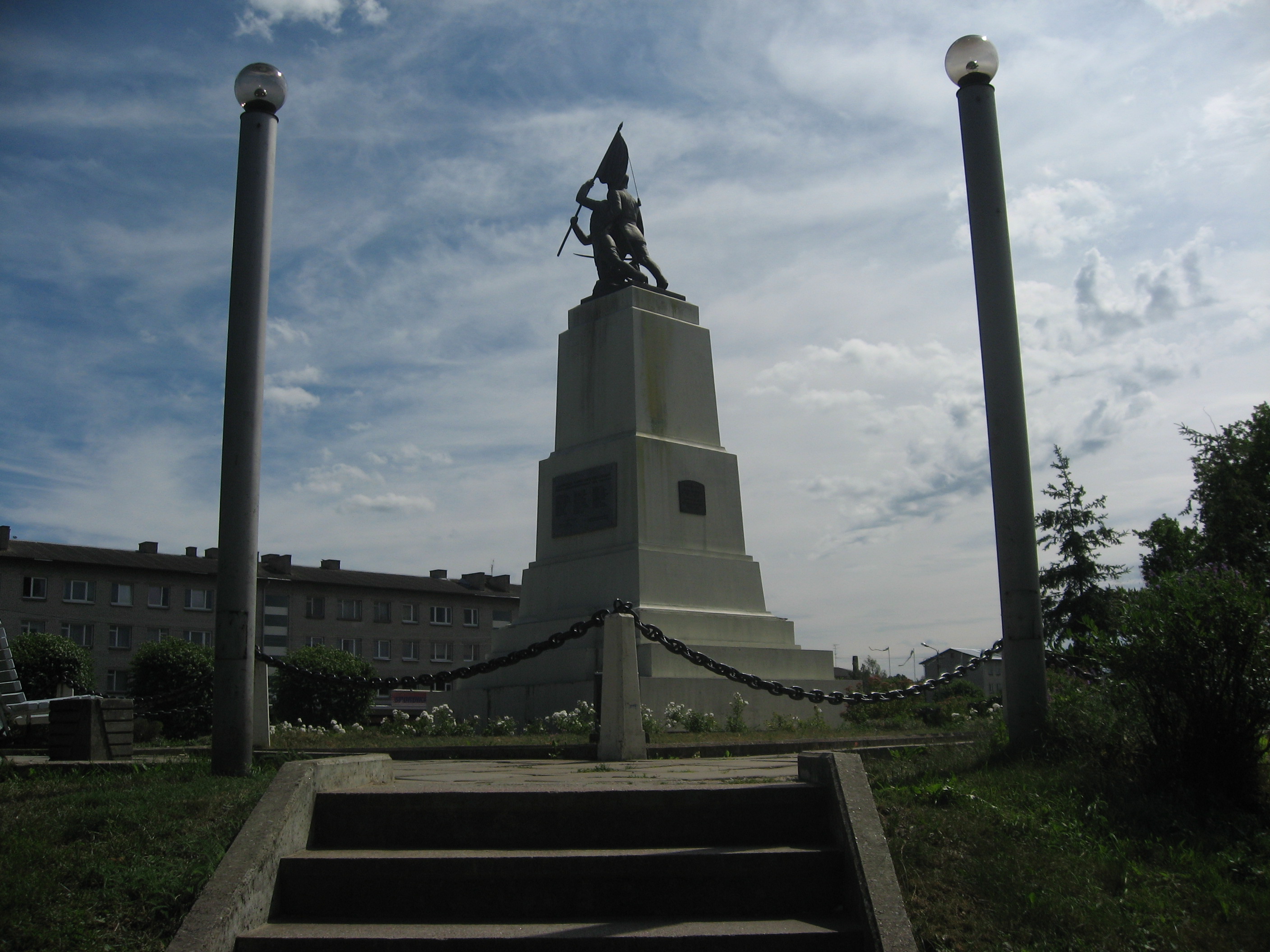 Rakvere, památník (2) - lang