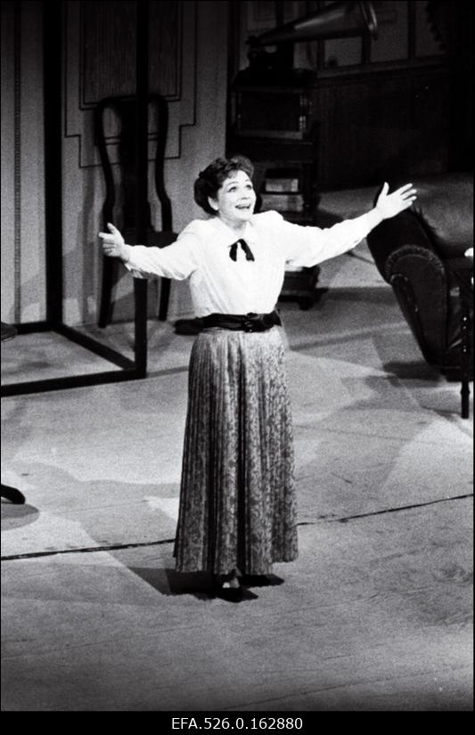 “Vanemuise” teatri solist Silvia Vestmann Eliza Doolittle osas F. Loewe muusikalis “Minu veetlev leedi”.