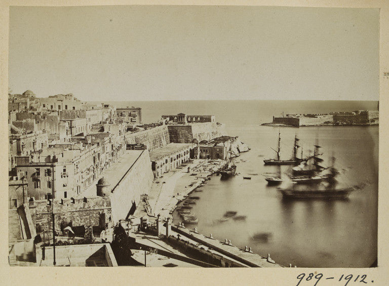 Xatt il-Barriera and Lower Barrakka, Valletta (V&A Museum) - Xatt il-Barriera and Lower Barrakka, Valletta (V&amp;A Museum)
http://collections.vam.ac.uk/item/O1075978/photograph-unknown/