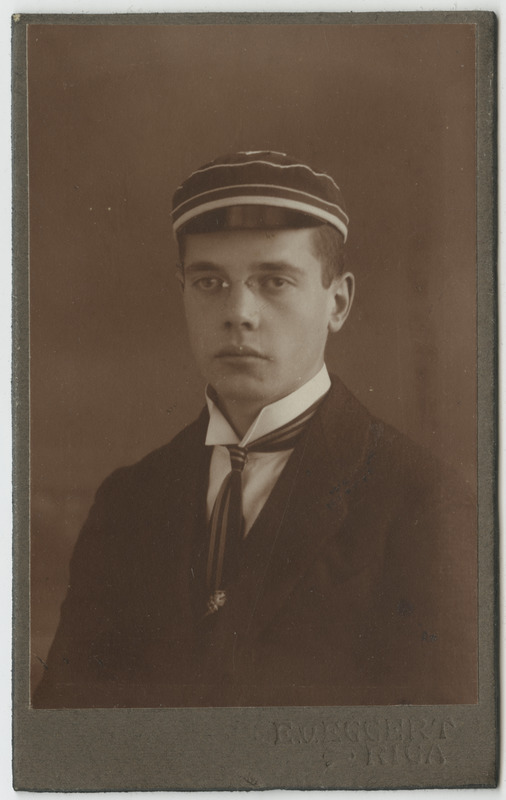Korporatsiooni "Livonia" liige Hans von Hirschheydt, portreefoto