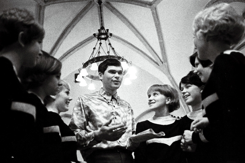 J. Kreuksi nim. Noorsoo Kultuuripalee ansambel "Elektra" ansambli kunstilise juhi Märt Hundi juhatusel proovil.