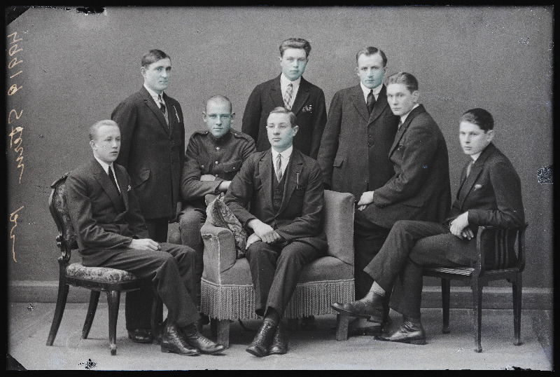 Grupp mehi, (foto tellija Stern).