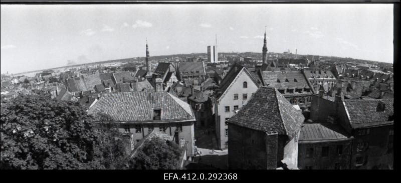 Panoraamid: 1. Vanalinn Toompealt. 2. Hotell "Viru". 3. Tornide Väljak. 4. Kirjanike Maja. 5. Tervishoiu Ministeerium. 6. Niguliste tänav.