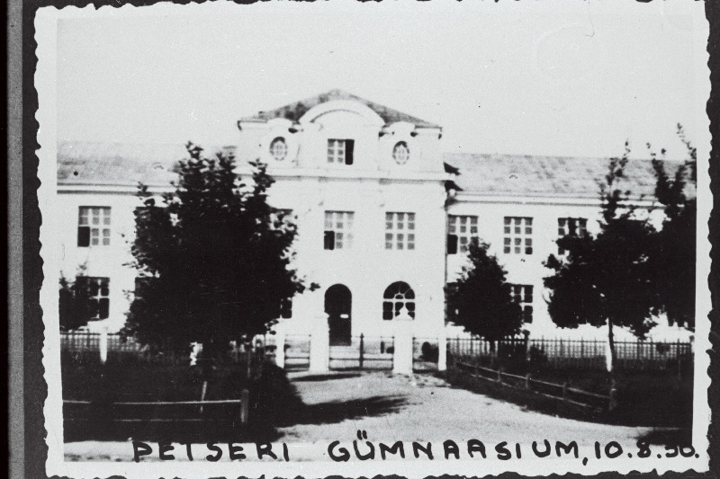 Petseri Gümnaasium.