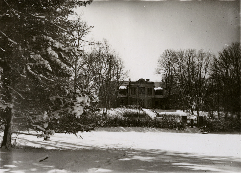 Endise Leetse mõisa härrastemaja.