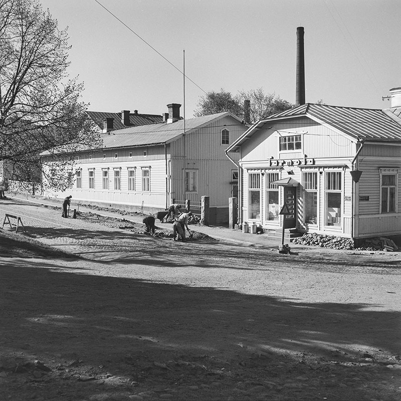 Veistämöntori 6 - Amiraalistonkatu 4
