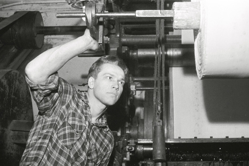 Tekstiilivabriku 1. Detsember eesrindlik trükkija Mihhail Kozlov.