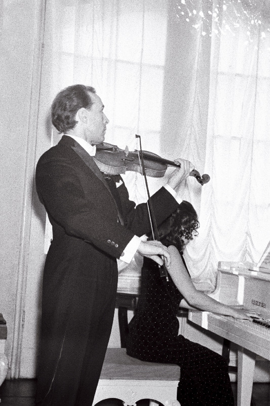 Viiuldaja Jüri Gerretz koos abikaasa pianist Riinaga.