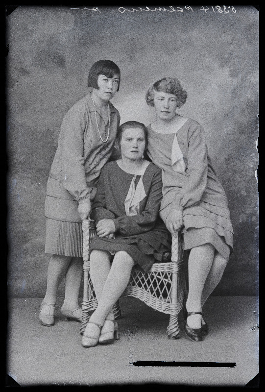 Grupp naisi, (foto tellija Palmeus).