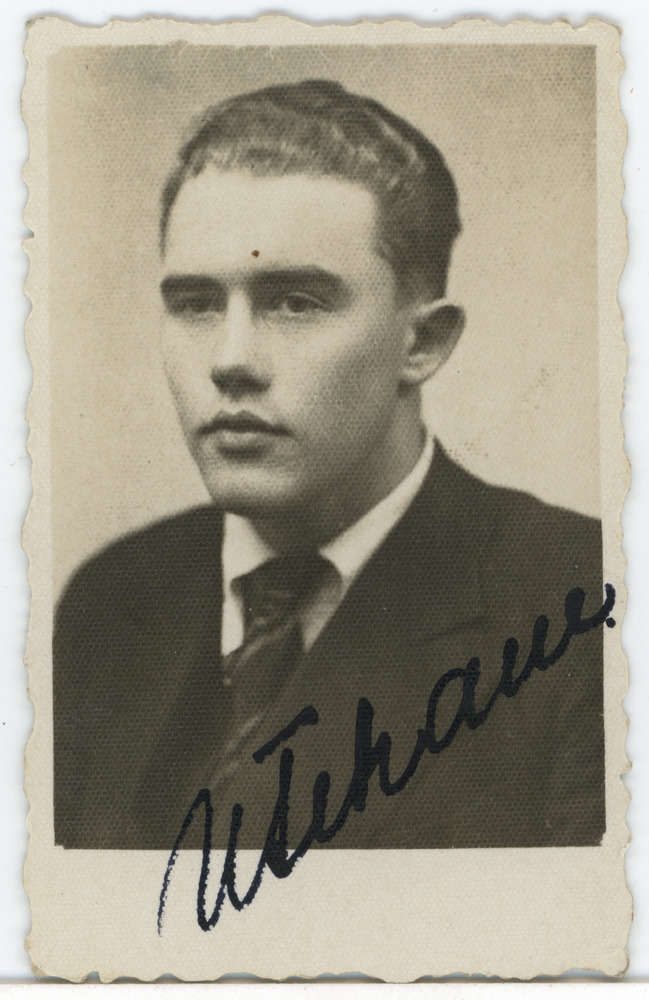 Tartu Ühis-kommertskooli õpilane Uuno Tihane (Sassian), portreefoto