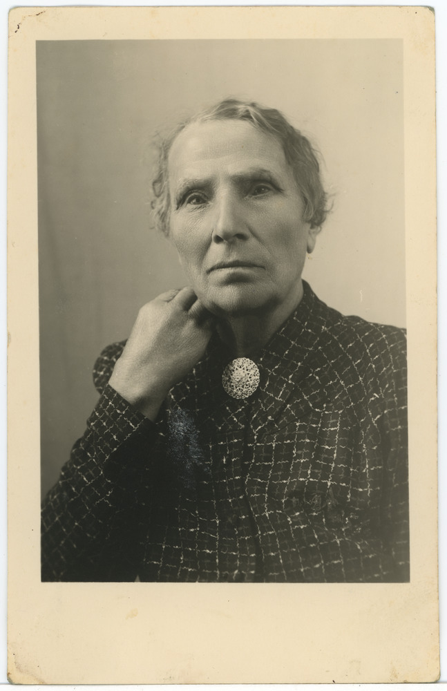 Julie Kuusk, portreefoto