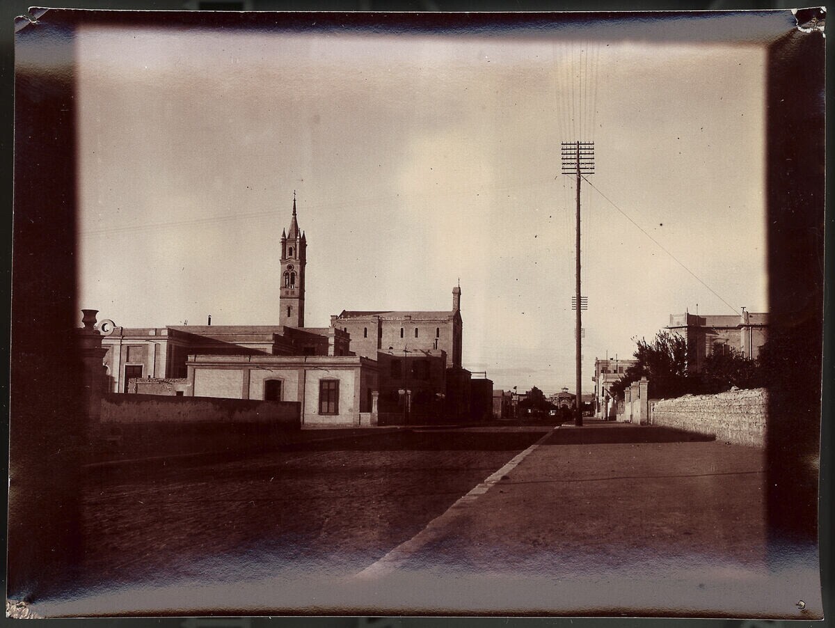 Heluan, street with Catholic Church - Inscription: verso: M. “1714 W/I/Heluan: Straße mit kath./kirche,” l. u. “19 XI 1908/4h” (pencil, vertical)