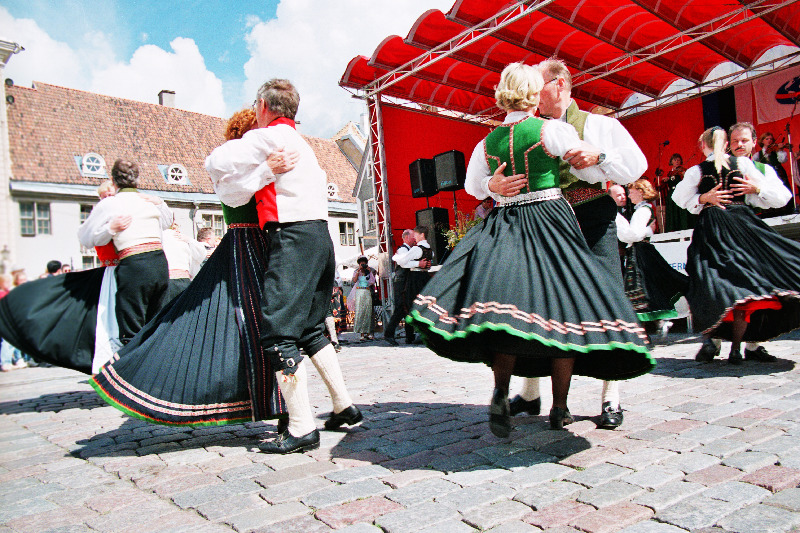 Folkloorifestival Baltica 1998 Raekoja platsil.