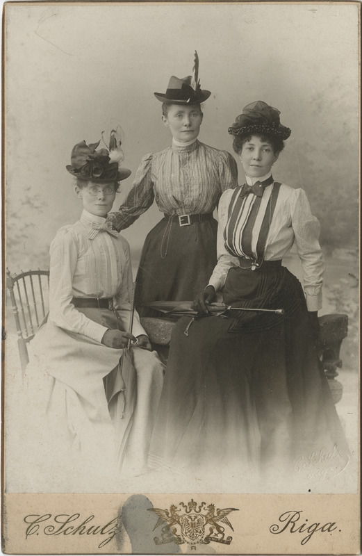 Määratlemata naised