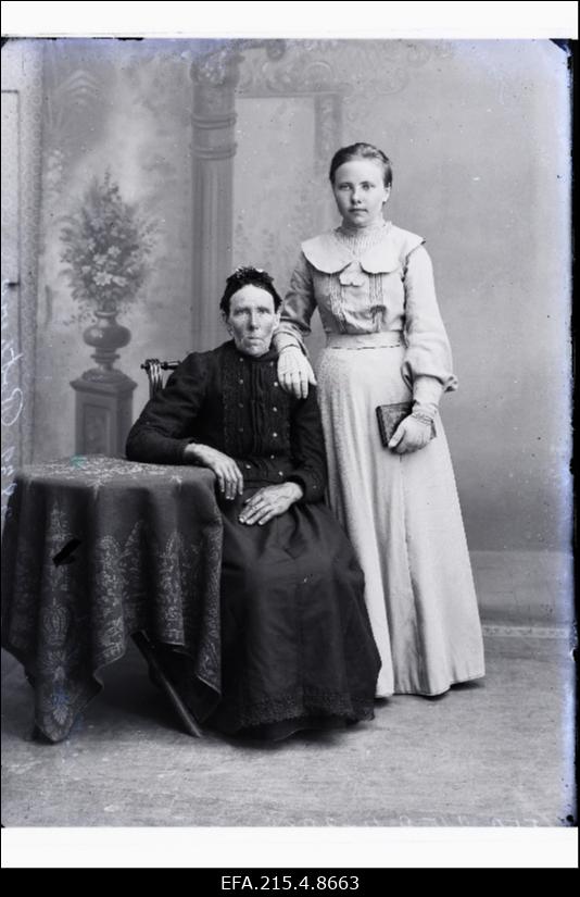 Vanaproua Rotberg neiuga.