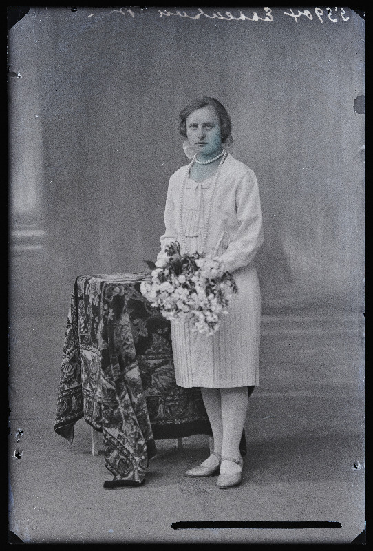 Leerilaps Alide Essenson Kolga-Jaanist.