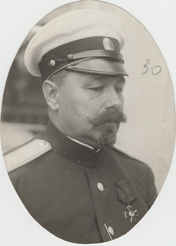 Foto sõjaväemundris mehest [Dr. Woloschin?]