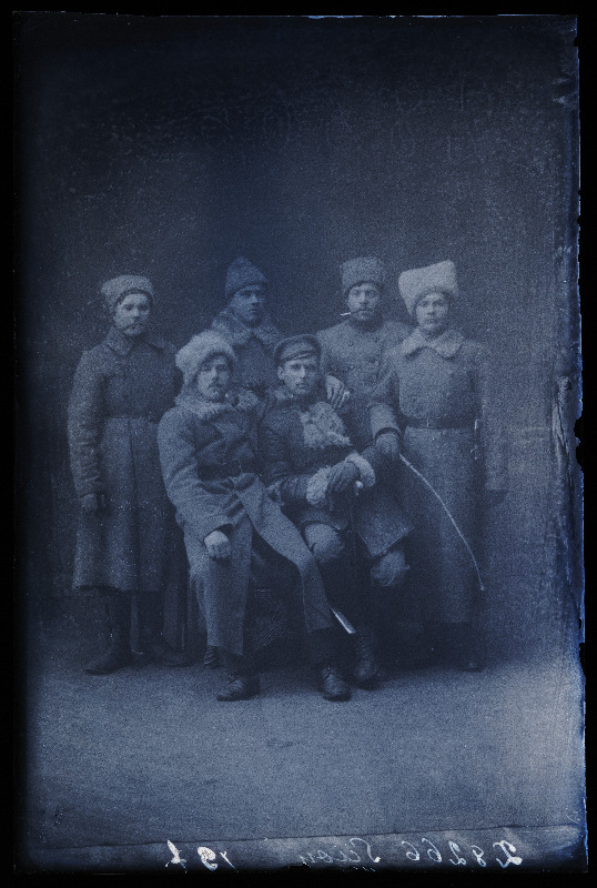 Grupp sõjaväelasi, (foto tellija Siion).