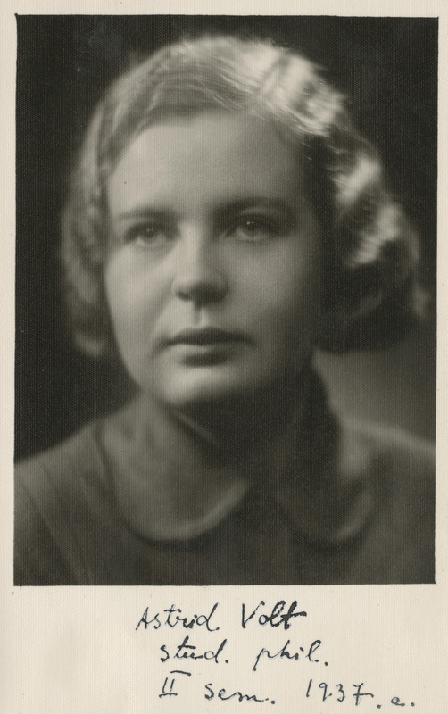 Eesti Naisüliõpilaste Seltsi liige Astrid Volt, portreefoto