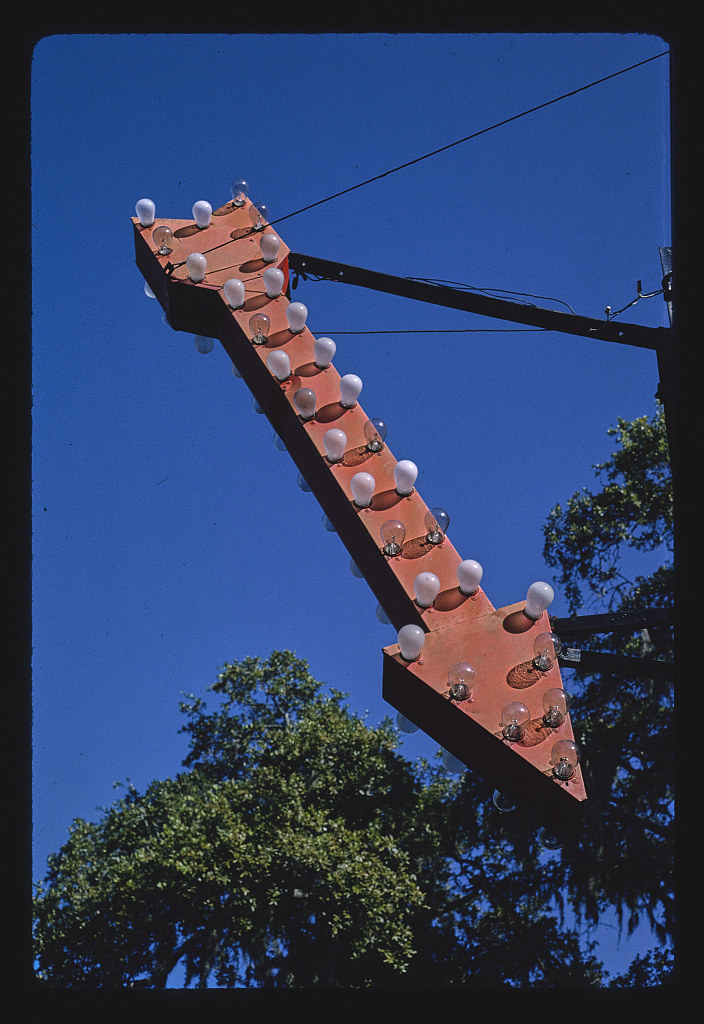 Twin Oaks Drive-In Bar-B-Q Restaurant sign (arrow), Norwich Street, Brunswick, Georgia (LOC)