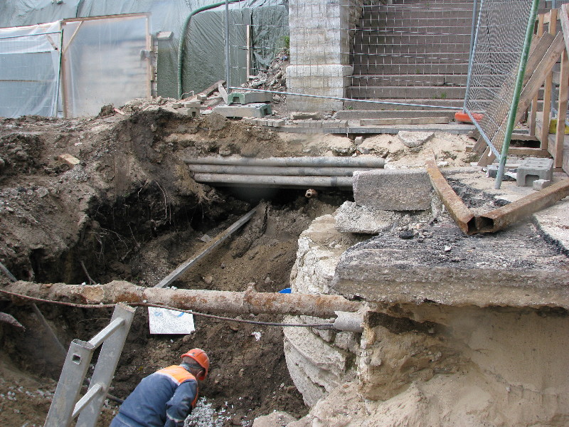 Arheoloogilised väljakaevamised Vabaduse väljakul. Keskaegse Harju 2. eelvärava läänetorn.