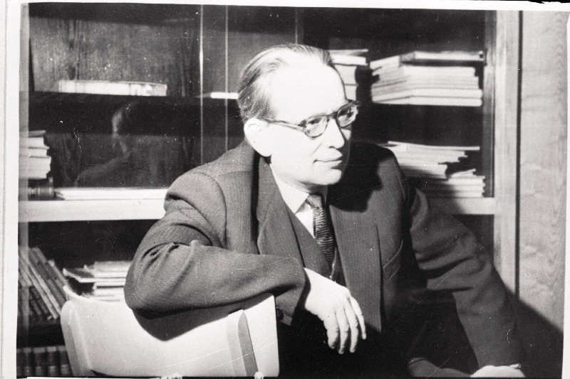 Kirjanik Paul Kuusberg.