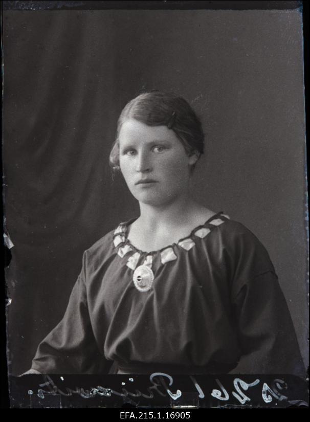 Koolitüdruk Priiwits (Priivits).