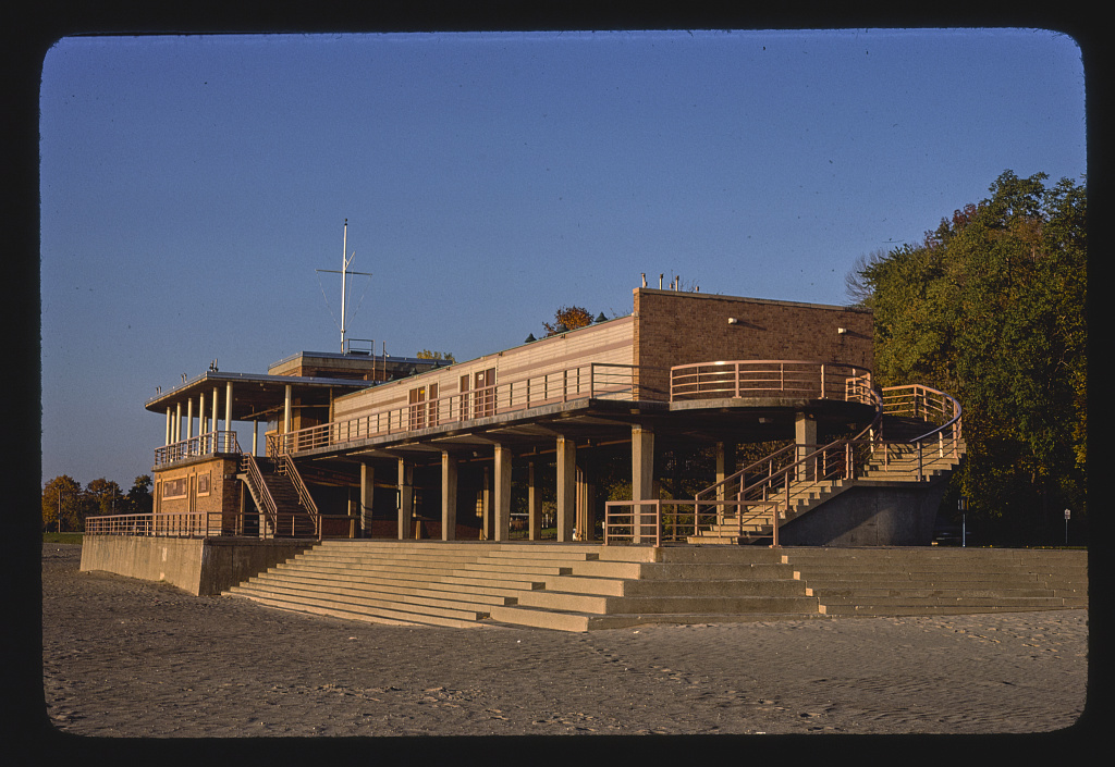 Bradford Beach Bath House, angle from right, Lincoln Memorial Drive, Milwaukee, WIsconsin (LOC)