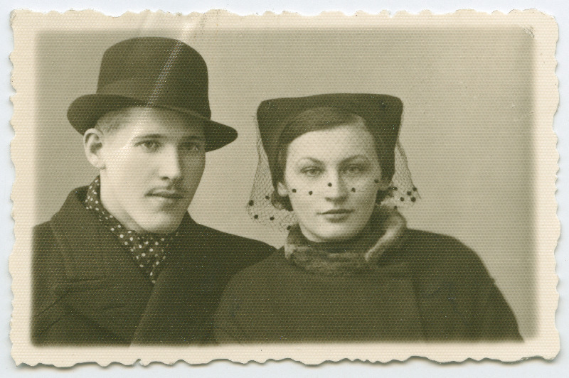 Endel ja Nelli Reinas. Passitaotluse foto