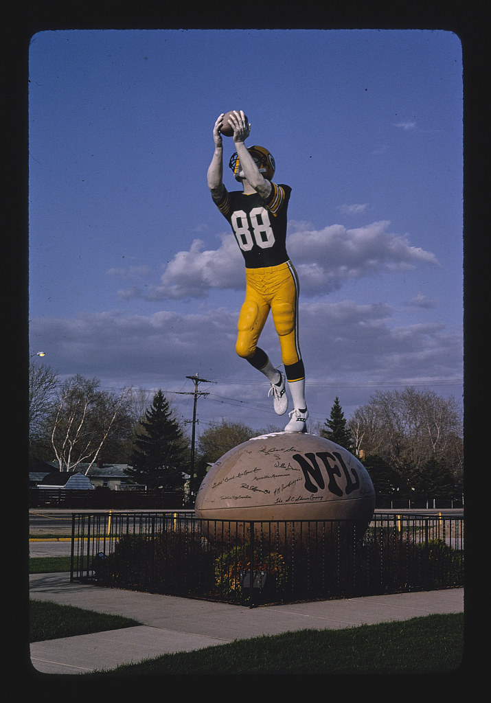 Green Bay Packer Hall of Fame, football player statue, angle 1, Green Bay Avenue, Green Bay, Wisconsin (LOC)