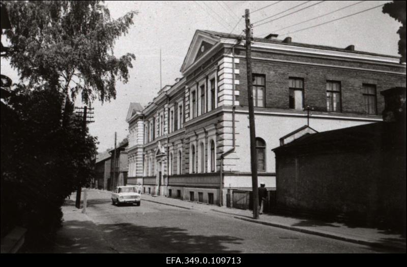 Eesti NSV Riiklik Etnograafiamuuseum N. Burdenko tänaval.