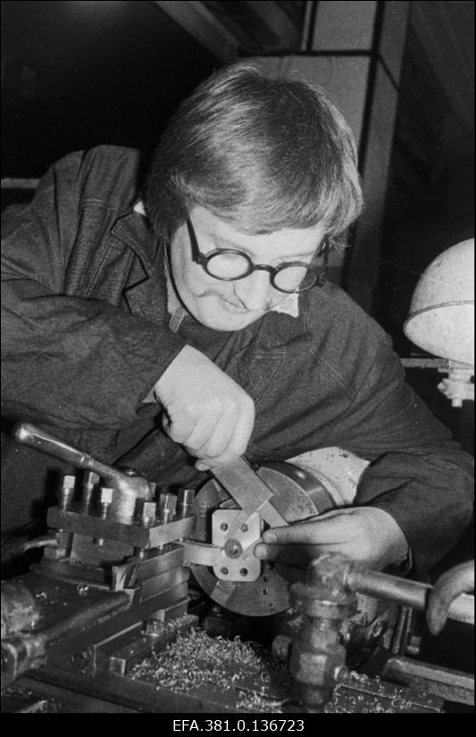 Narva Autobussi- ja Taksopargi treial V. Tjartsus.