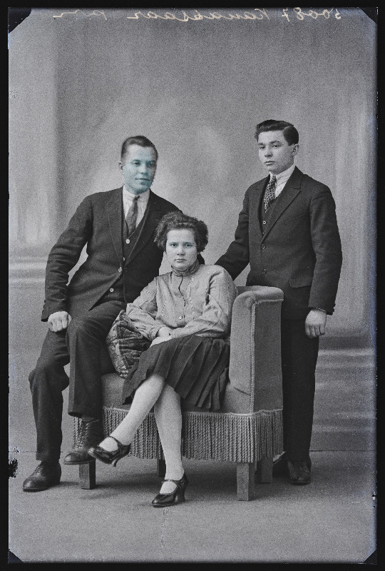 Grupp inimesi, (foto tellija Kanassaar [Kanasaar]).