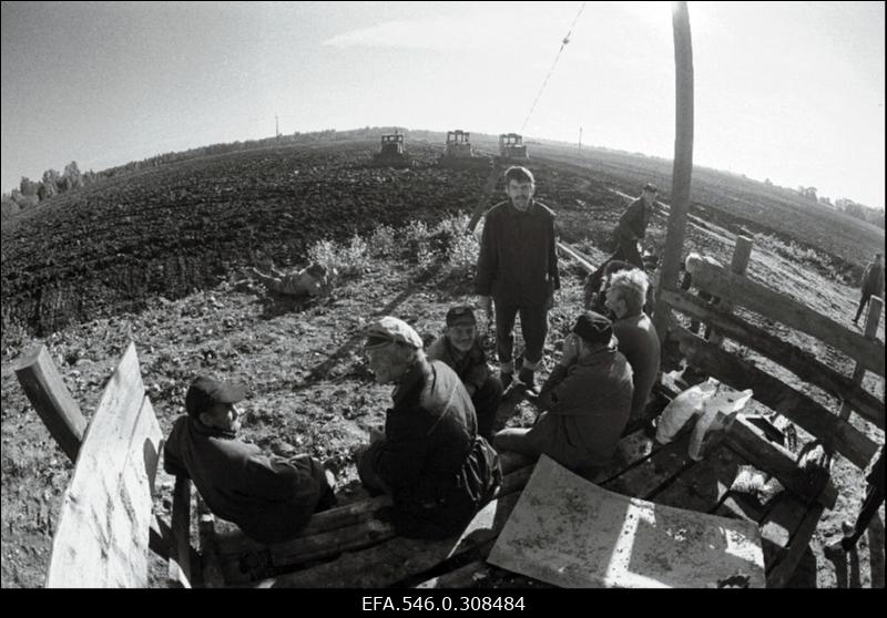 [Karuse] talupidamine.