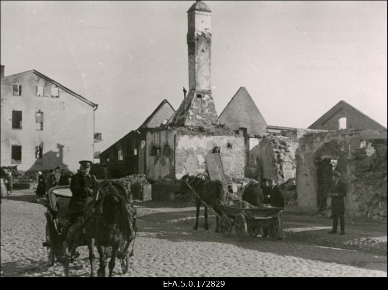 Vaade varemetele Holmi tänavas.