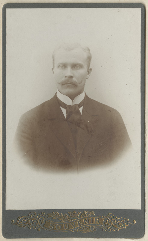 Kaupmees Helmut Witte autojuht Johannes Steinfeld, portreefoto