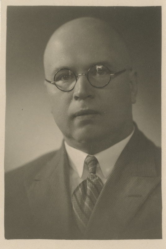 Artur Möldri, raamatukogundustegelane ja Tartu linna avaliku raamatukogu asutaja, portreefoto