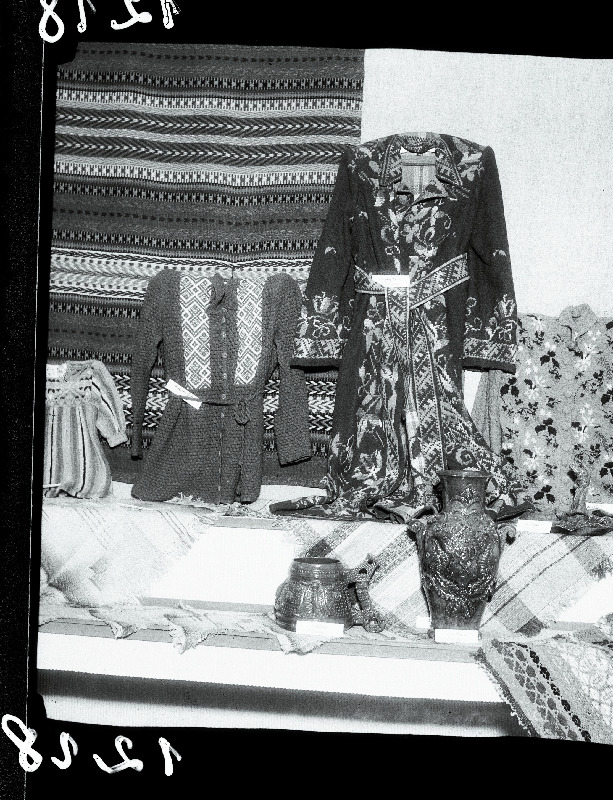 Vabariiklik isetegevusliku tarbe- ja kujutava kunsti näitus.