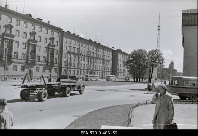 Ants Laikmaa ja Lomonossovi (Gonsiori) tänava ristmik.