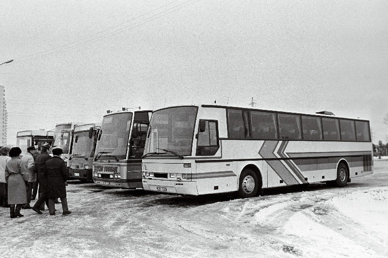 Firma "Scania" ja "Ajokki" autobussid.