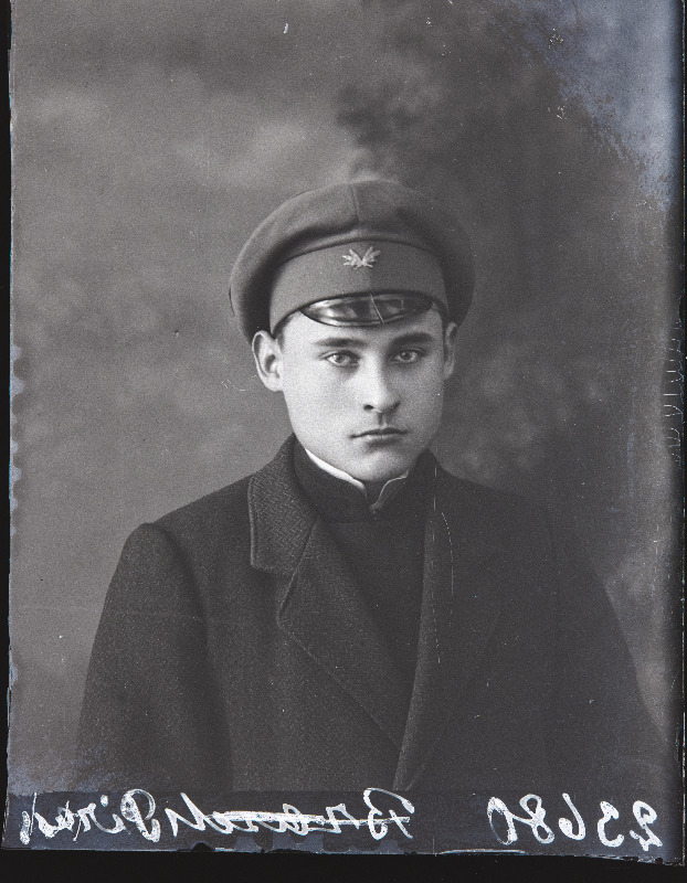 1915. aastal Viljandisse evakueeritud Miitavi (Jelgava) Reaalkooli õpilane Pirak.
