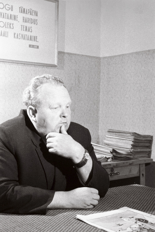 Vigala Maakutsekooli Lenini ordeniga autasustatud õpetaja Ilmar Madi.