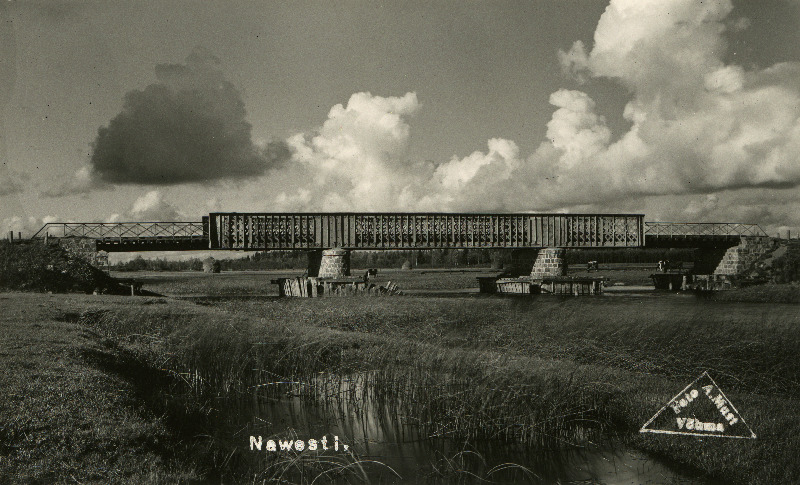 Raudteesild Navesti jõel. Olustvere vald.