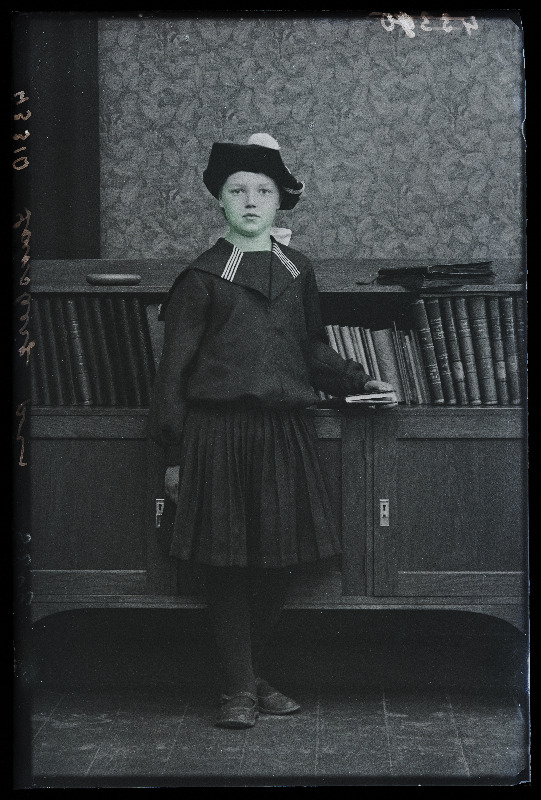 Viljandi Eesti Haridusseltsi kooli õpilane Laksberg.