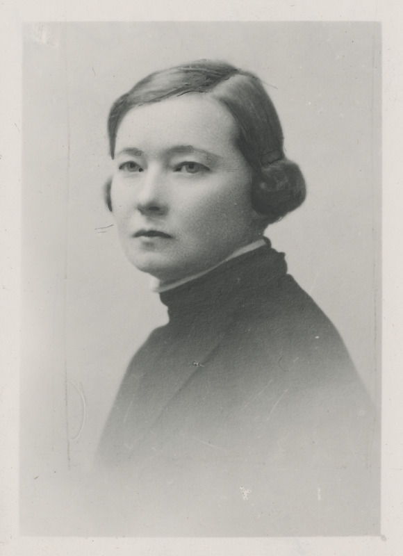 Hilda Tamm, eesti pangategelane ja seltskonnategelane, portreefoto