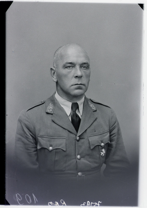 Õhukaitse suurtükiväegrupi 1.patarei ülem major Harald Rass