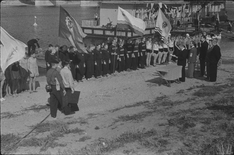 Nõukogude Liidu noorte esivõistlused sõudmises.